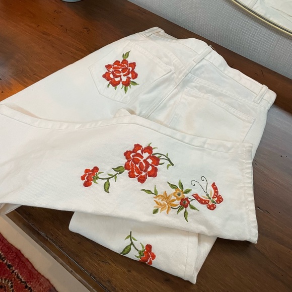 NWT reformation cynthia high rise straight jeans in flora embroidery - Picture 5 of 14
